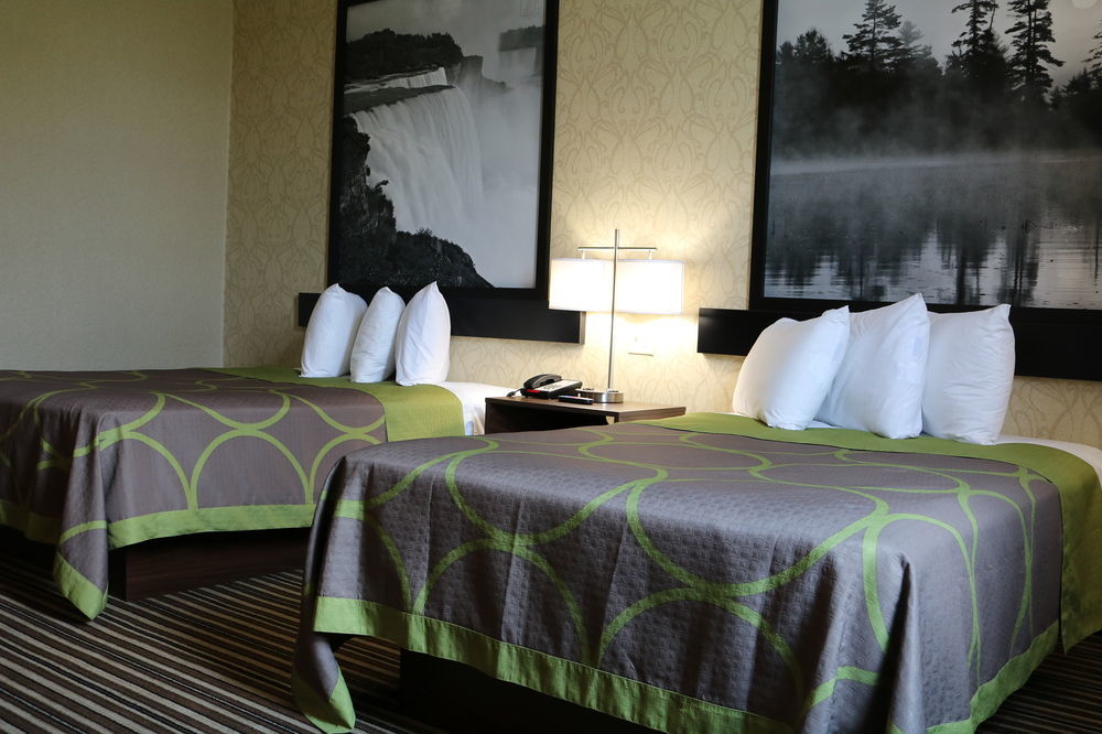 Hotel Super 8 By Wyndham Plattsburgh Exteriér fotografie